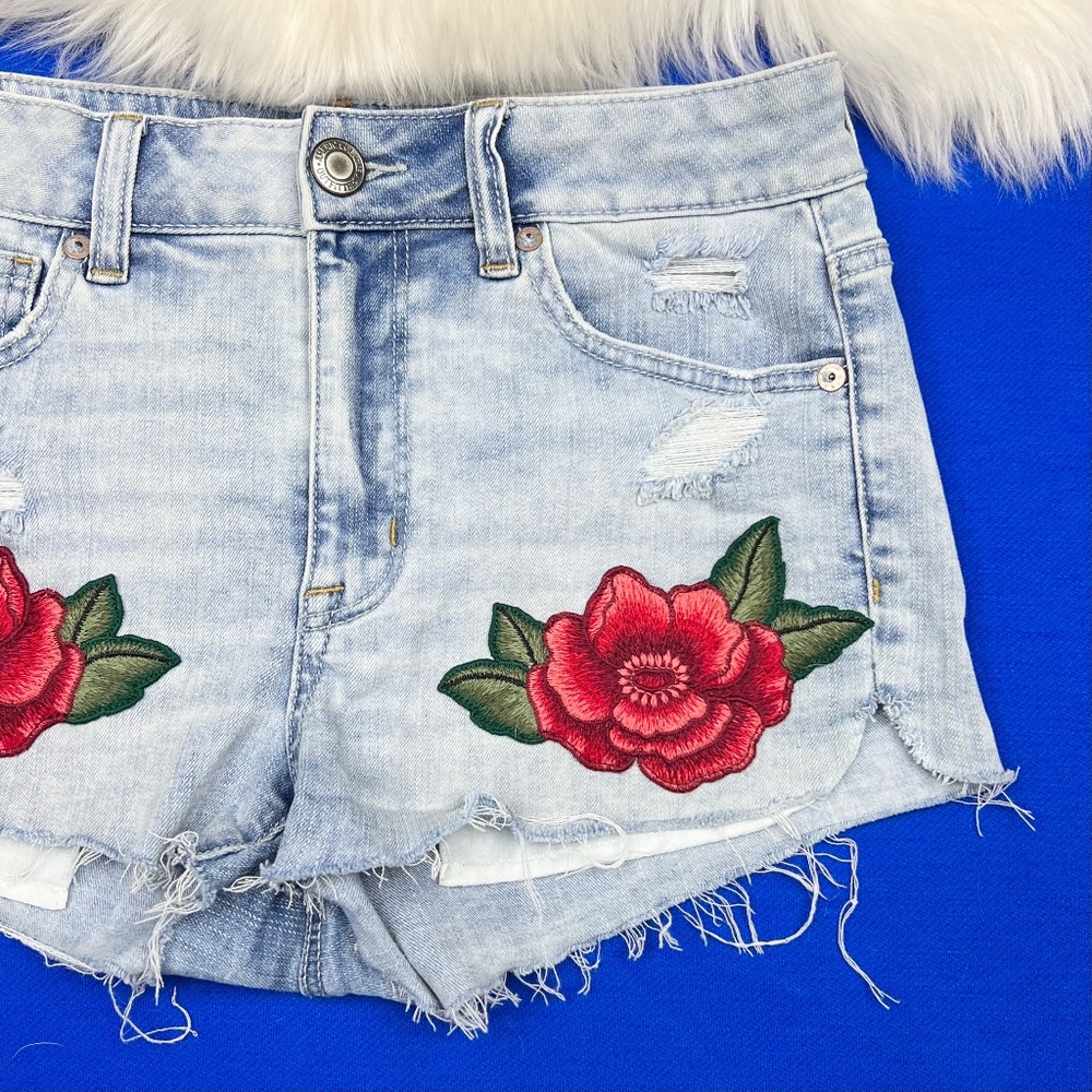 |•AMERICAN🦅EAGLE•| Hi-Rise Shortie Shorts Distressed w/ Flowers - Picture 1 of 11